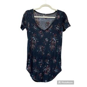 Mudd XS  Top  Multi Color Floral Shoulder Flare Stretch Comfy